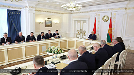 Лукашенко предостерег КГК от перегибов в работе контролеров