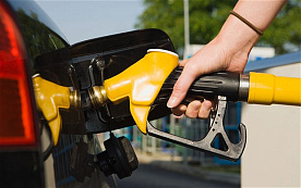 Повышать цены на бензин лучше на выходные