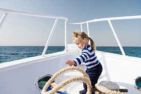 В Беларуси запретили перевозить детей до 7 лет на катерах и лодках без взрослых