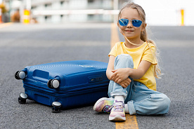 С какого возраста дети могут путешествовать одни