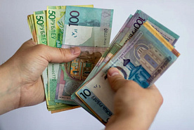 Медианная зарплата в Беларуси выросла почти на 20%