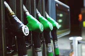 С 25 апреля цены на АЗС снижены на 1 копейку за литр топлива