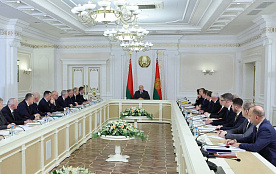 Два варианта экономической программы пятилетки обсудили на совещании у А. Лукашенко