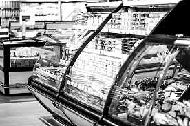 Инфляция замедлилась до 12,8%, однако на месячном отрезке цены опять начали расти