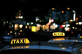 Требования законодательства, предъявляемые к осуществлению деятельности в  сфере перевозки пассажиров автомобилями-такси