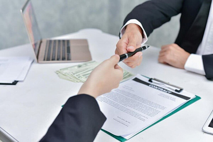 Возврат предоплаты по импортному валютному договору наличными долларами США