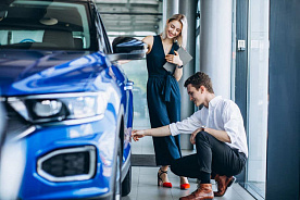 Автодилеры в октябре поставили новый рекорд по продажам