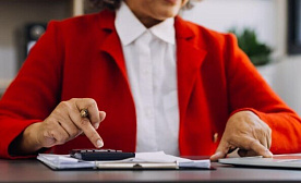 Почему налоговые правила для ИП и самозанятых изменятся в 2026 году