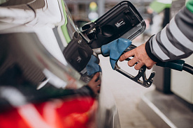 С 18 апреля цены на АЗС снижены на 1 копейку за литр топлива
