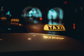 Минтранс: перевозчики должны заключать с таксистами трудовые договоры