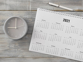 Определяем расчетную норму рабочего времени и составляем производственный календарь на 2021 год